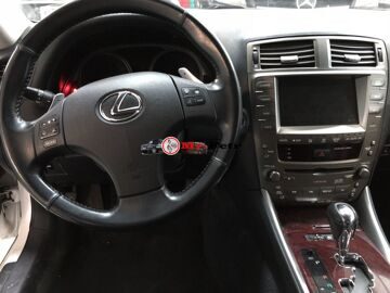 Lexus is 250 2013 скрипит сидение