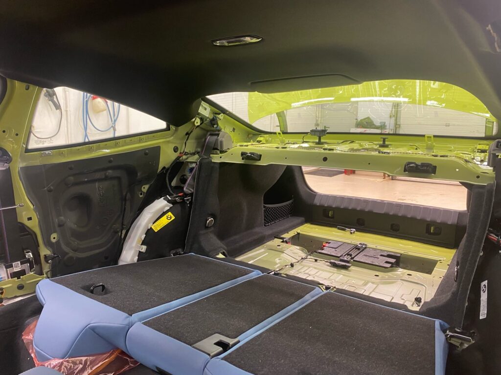Сегодня в нашей студии новая BMW M4. Приехала к нам прямиком из салона на обширный комплекс работ, чтобы добиться мак… — фото 10
