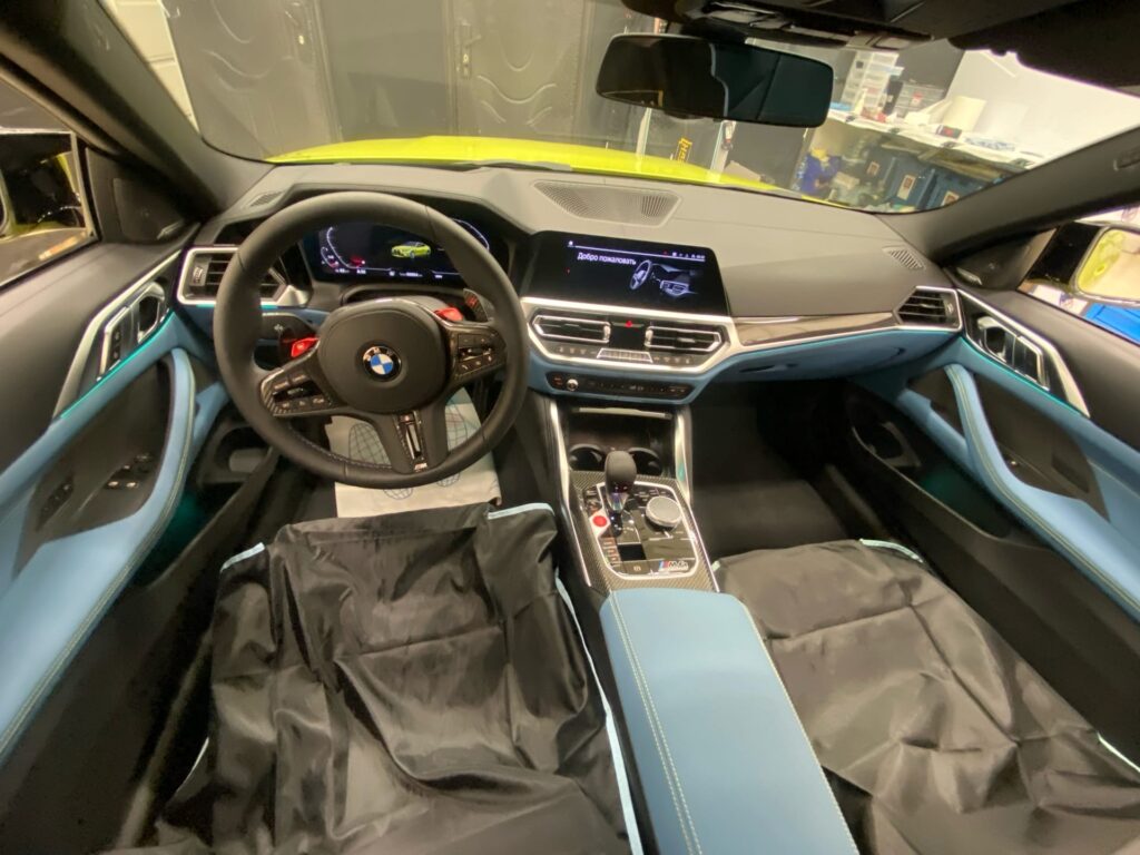 Сегодня в нашей студии новая BMW M4. Приехала к нам прямиком из салона на обширный комплекс работ, чтобы добиться мак… — фото 3