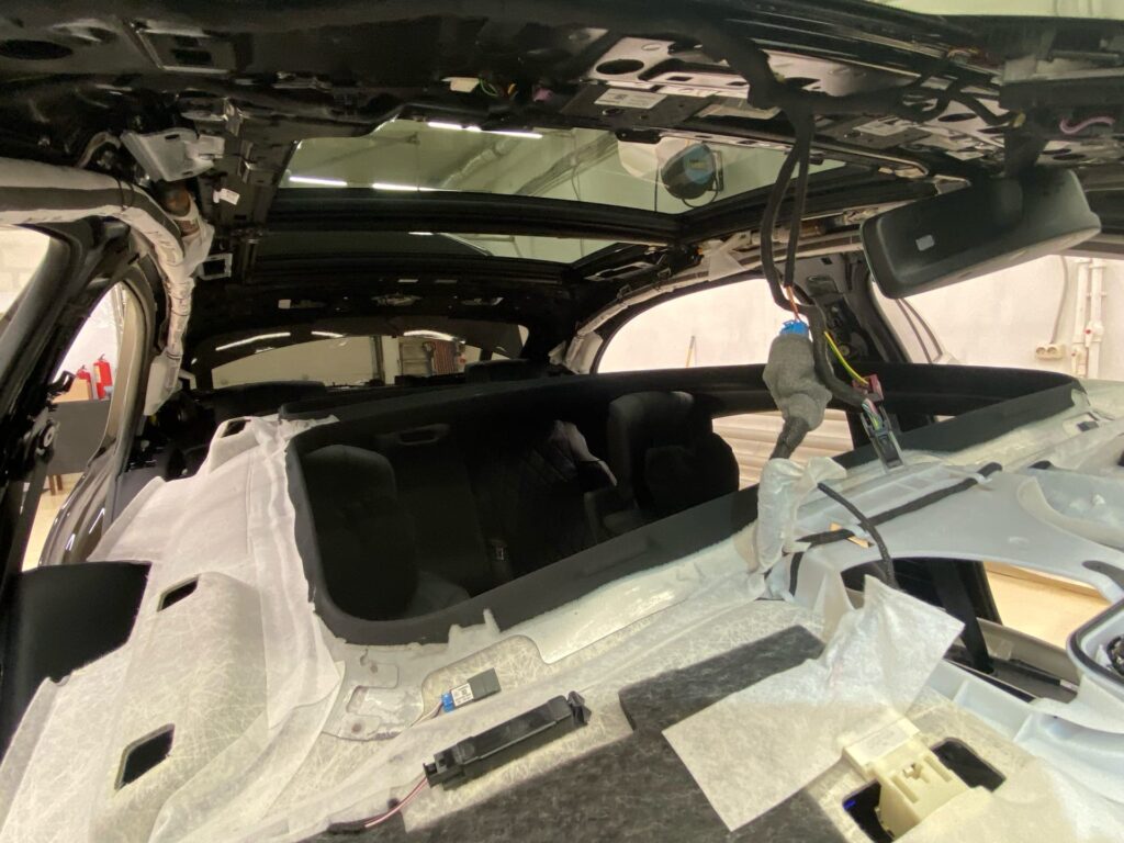 Автомобиль Mercedes S-class является гордостью концерна и, как говорится, только он и есть настоящий Мерседес. — фото 2