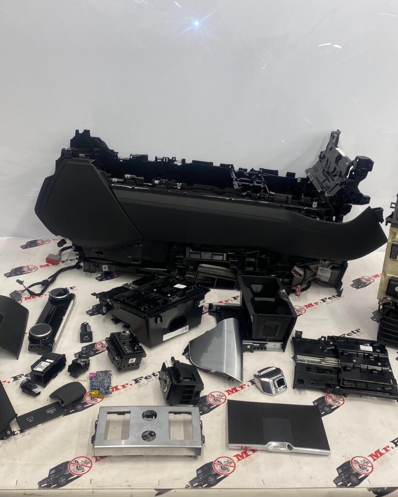 RANGE ROVER последнего поколения не стал эталоном качества салона. Скорее, происходит постепенное ухудшение сборки и … — фото 9