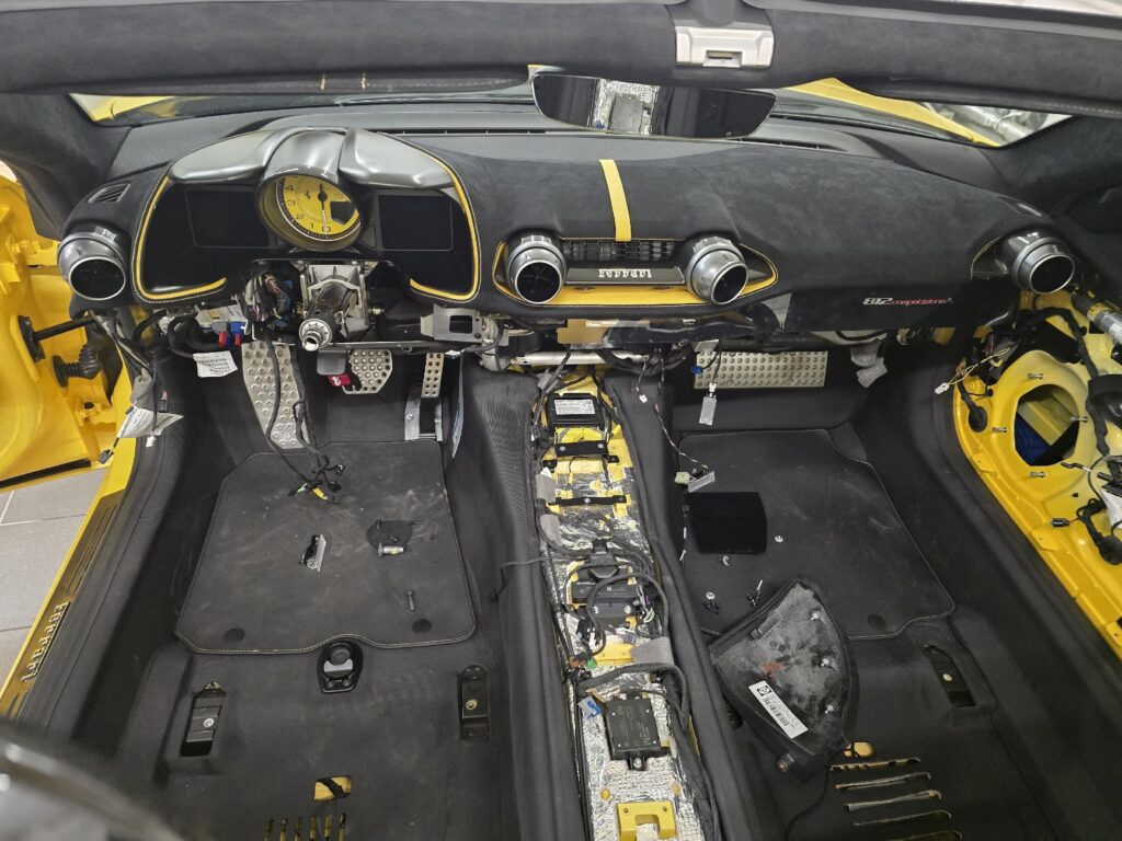 Ferrari давно уже стало именем нарицательным. Говорим «Феррари», перед глазами автоспорт — аксиома, которую восприним… — фото 2