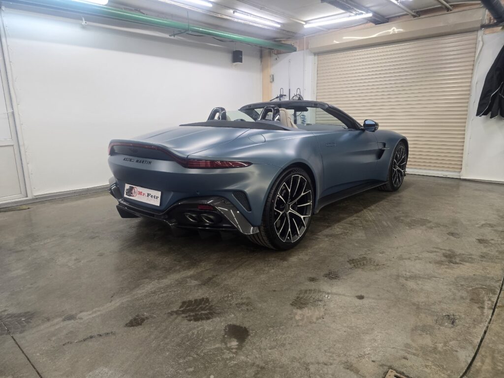 Первое, что узнаешь при знакомстве с новым Aston Martin Vantage Roadster — как быстро складывается его крыша. Не мощн… — фото 1